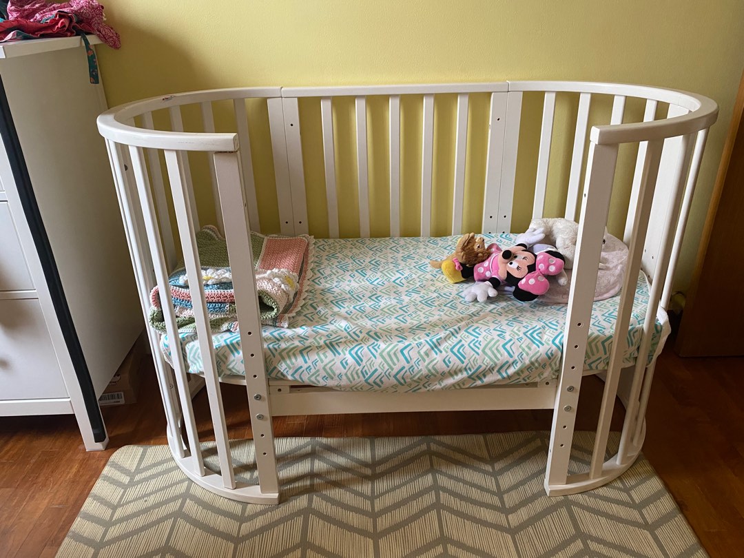 Convertible oval crib, Babies & Kids, Baby Nursery & Kids Furniture