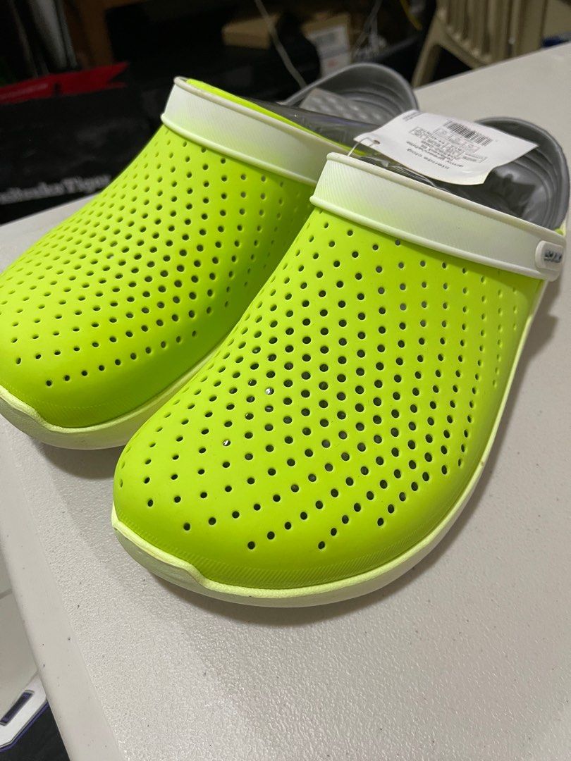 crocs literide black green