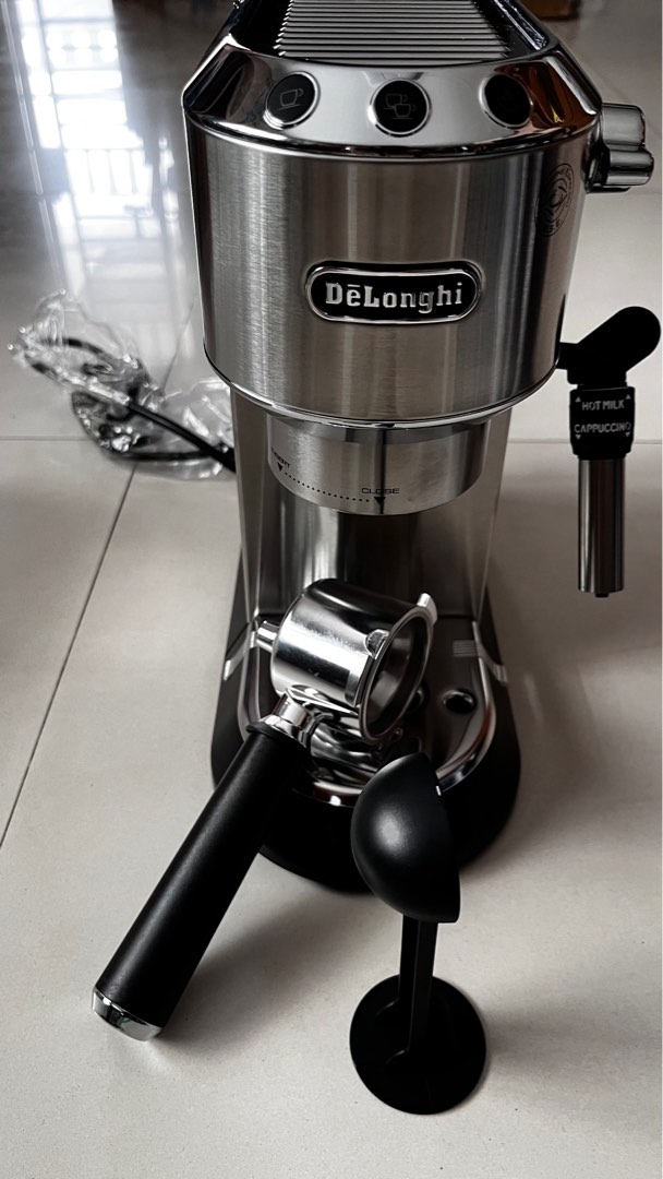 De'longhi Dedica Style Pump Coffee Machine, EC685M Silver Medium, TV