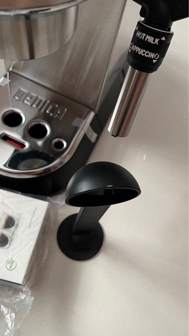 De'longhi Dedica Style Pump Coffee Machine, EC685M Silver Medium, TV