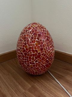 Egg shaped lamp