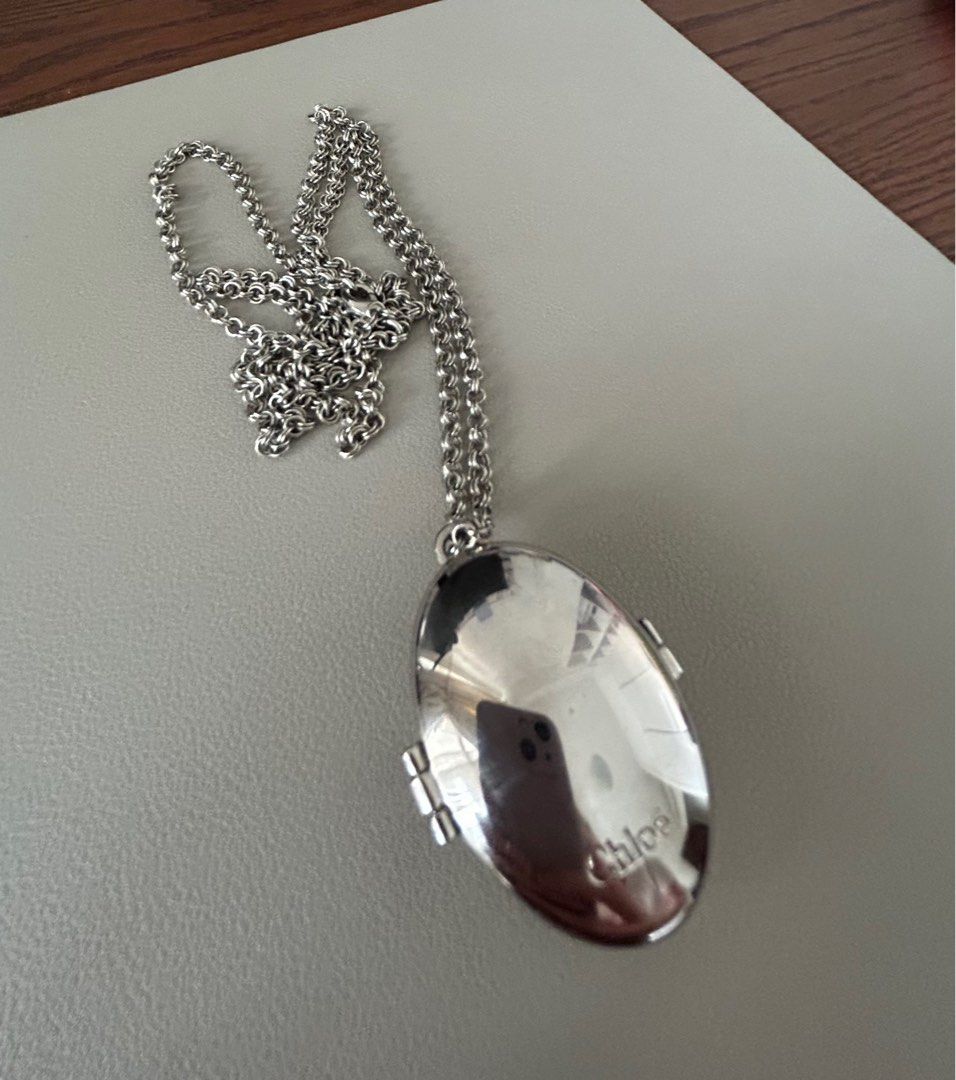 Chloe discount pendant necklace