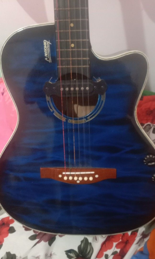 Guitar (Category: Musical Instruments) located in Quezon City. Submitted by herb2012 (Listing ID 1232147065, Image 3). Description: selling my guitar with free capo, pick and chord, guitar bag. rfs: no time to play hindi na nagagamit.