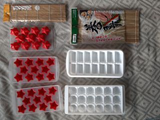 4 OXO Good Grips No-spill Ice Cube Tray With Silicone Lid 8.8 Oz