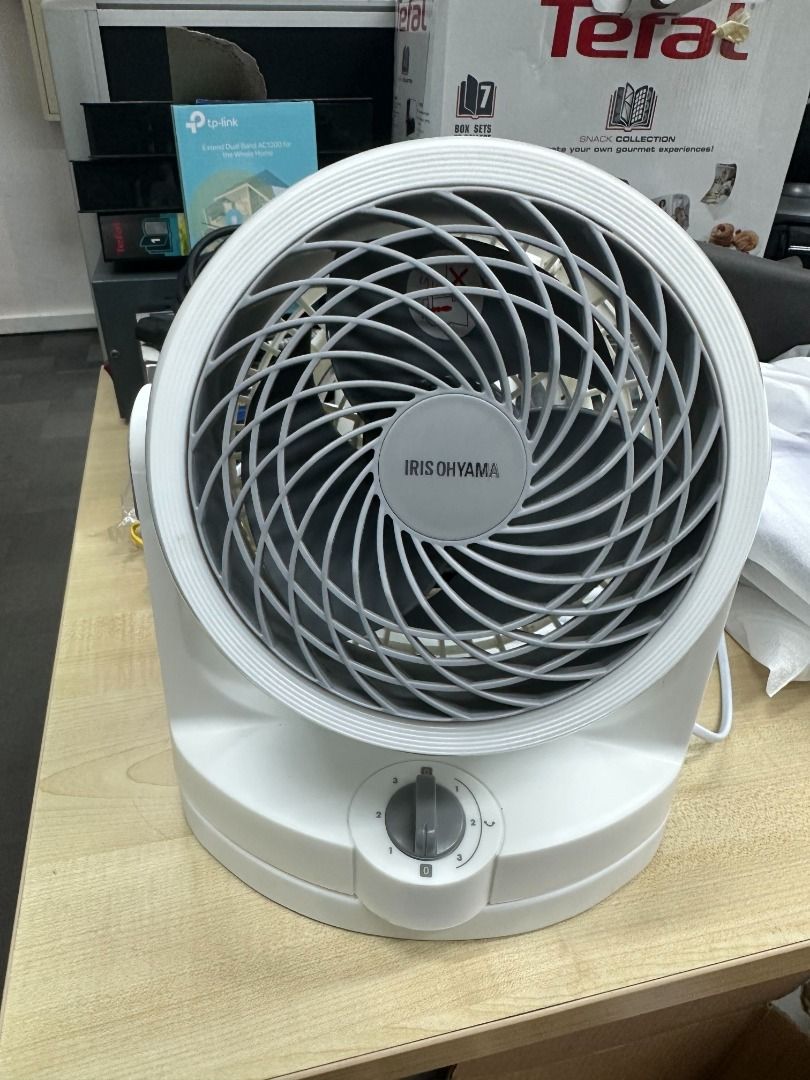 Iris Ohyama Table Top Circulator Fan, Furniture & Home Living, Lighting