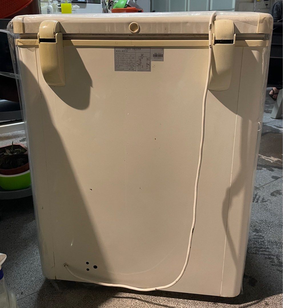 Kadeka Japan Chest Freezer 100L, TV & Home Appliances, Kitchen