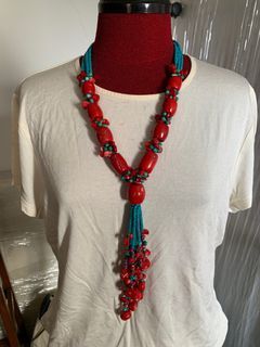 Kalung batu koral