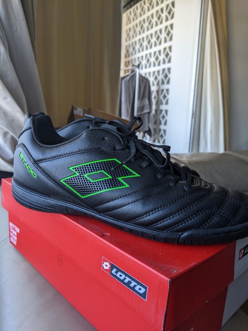 Kasut discount futsal lotto