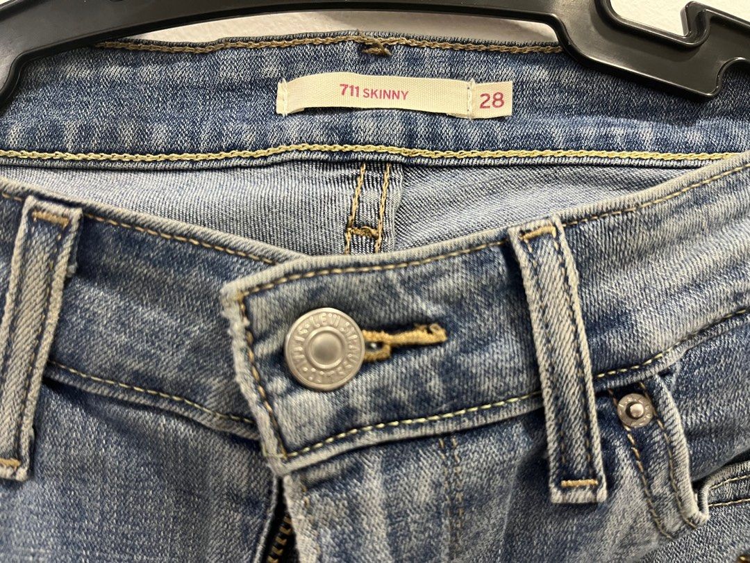 levis (Category: Jeans & Leggings) located in Seremban. Submitted by gadies89 (Listing ID 1232308342, Image 3). Description: levis.