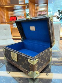 Louis Vuittion Trunk Coffret 8 Montres Trunk Watch Case, Luxury, Watches on  Carousell