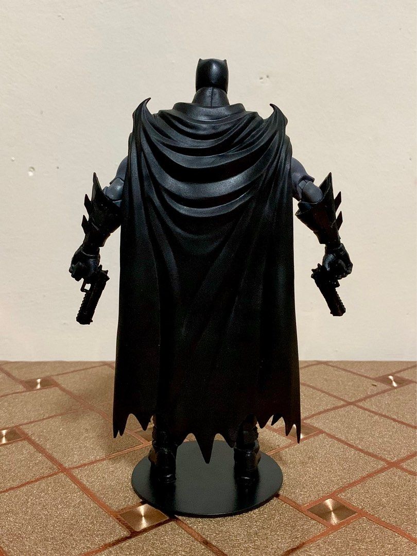 McFarlane DC Multiverse - Flashpoint Batman (Recast Head) on Carousell