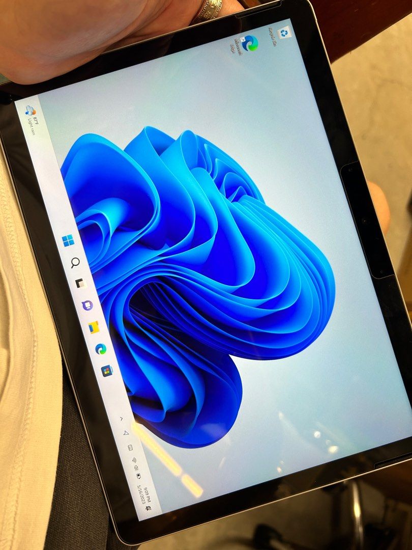 Microsoft Surface Go 3 . Very new condition.Still under warranty