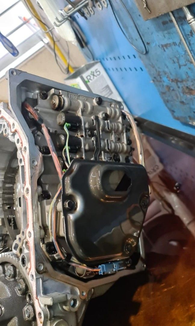 Mini cooper R56 engine oil leaking & gearbox overhaul leaking, clutch