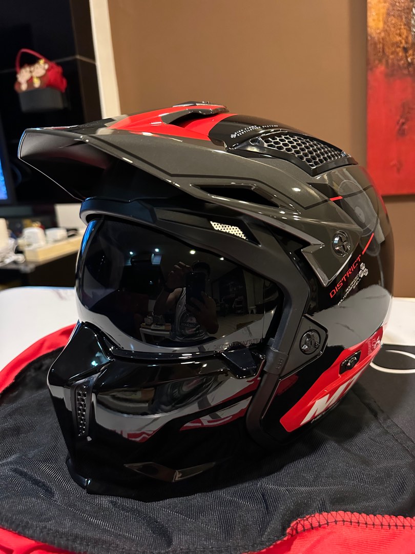MT Helmet Street Fighter, Motorcycles, Motorcycle Apparel on Carousell