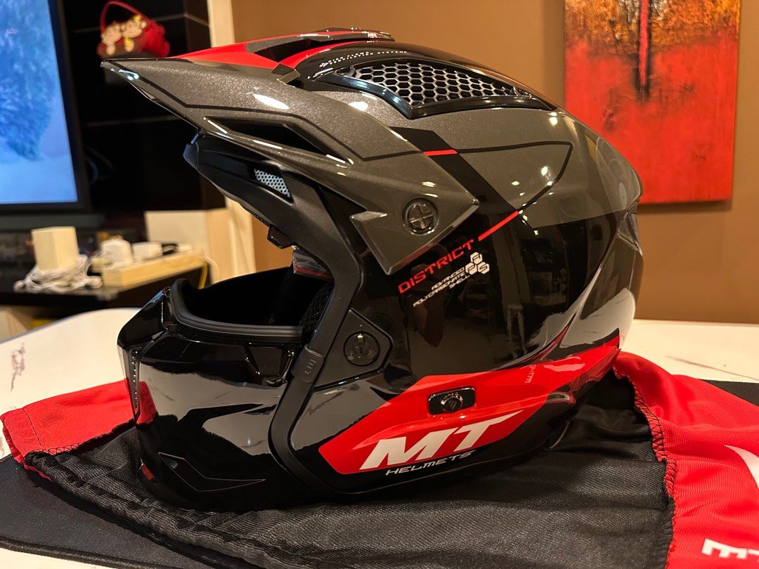 MT Helmet Street Fighter, Motorcycles, Motorcycle Apparel on Carousell