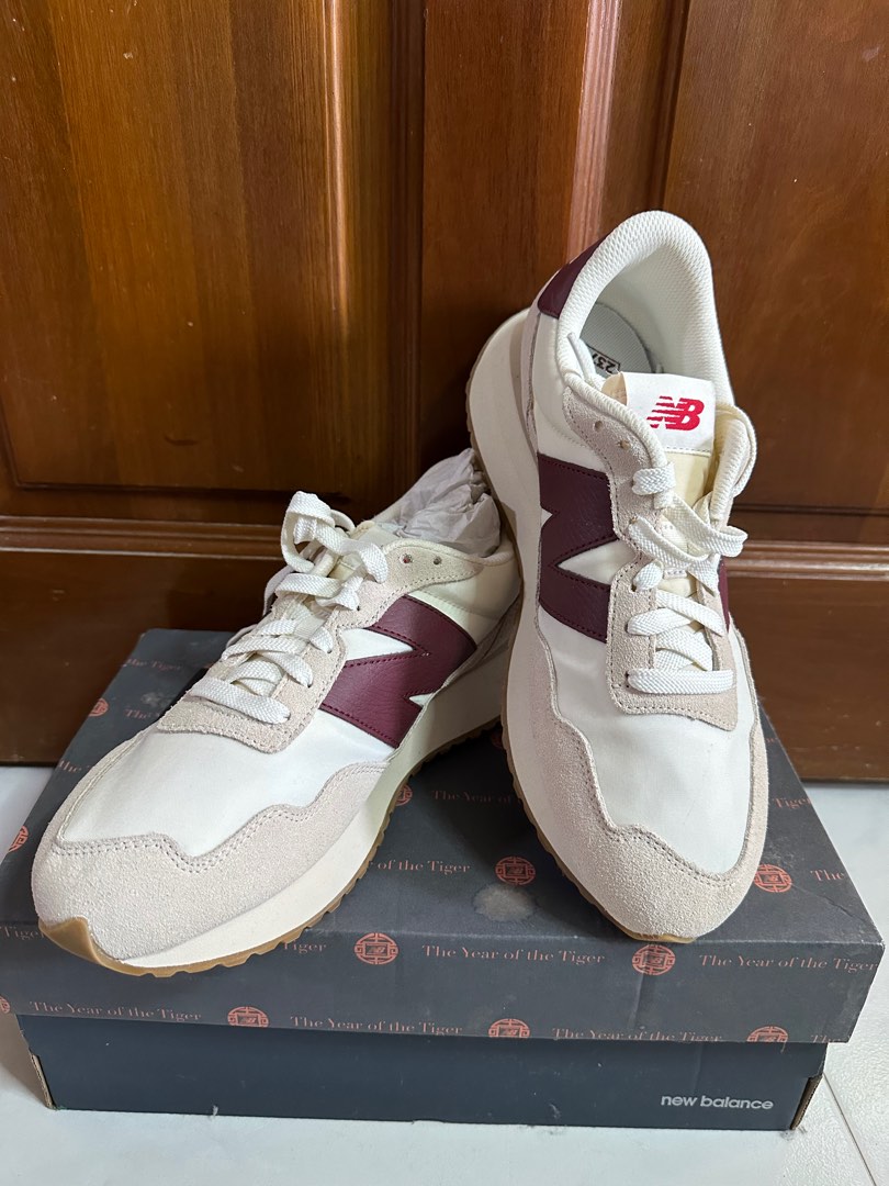 New Balance 237 Burgundy, Men's Fashion, Footwear, Sneakers on Carousell