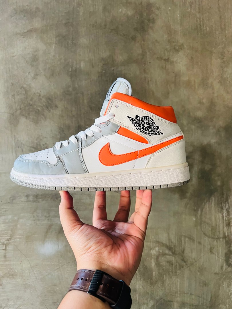 Nike Air Jordan Mid Starfish, Fesyen Pria, Sepatu Sneakers di