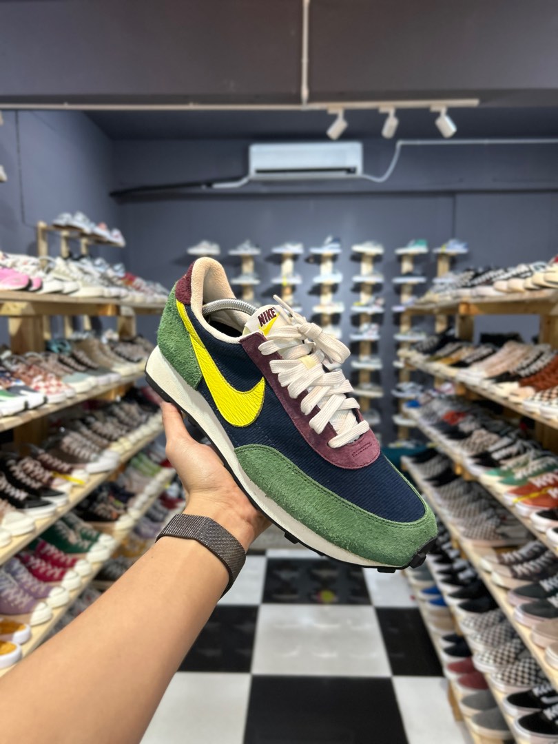 Nike waffle trainer 2 Men s Fashion Footwear Sneakers on Carousell