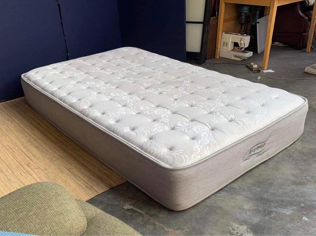 Nitori Semi Double Mattress 48 x 78 (11 inches thickness), Furniture