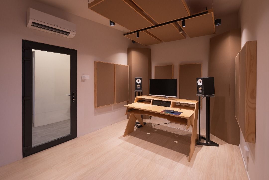 Office Workspace/Music Studio/Production Room - SOUNDPROOF with AIRCON (NOIVIL STUDIOS) (Category: Room Rentals) located in Singapore. Submitted by noivil.studios (Listing ID 1232269230, Image 2). Description: Professionally sound-treated and soundproof workspace for any purpose; e.g. Office work, Audio production work, Content/Recording space, Personal hobbies/interests, etc. Space is available for rent immediately. All Utilities are included in