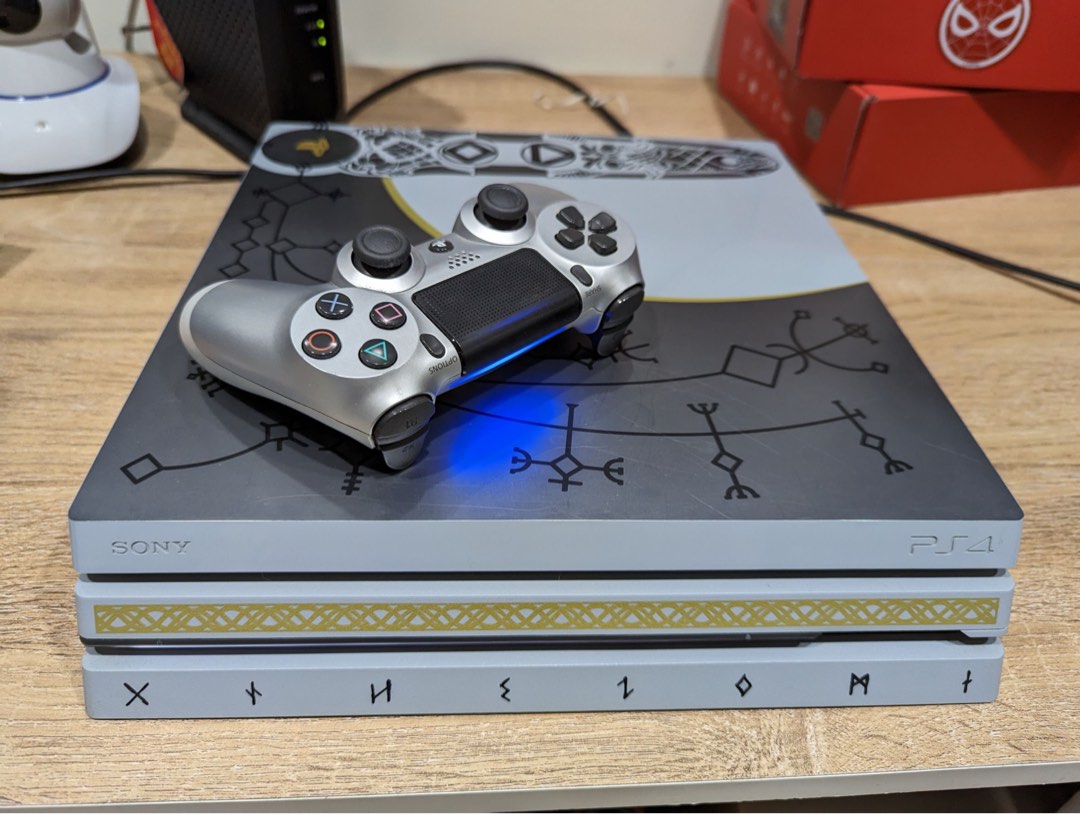 PS4 PRO 戰神機, 電玩遊戲, 電子遊戲機, PlayStation在旋轉拍賣