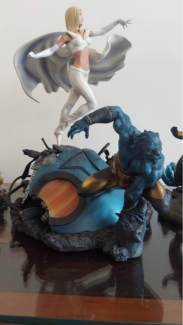 Diorama Sabretooth and wolverine / sentinel vs xmen/ infinity gauntlet, Hobbies & Toys