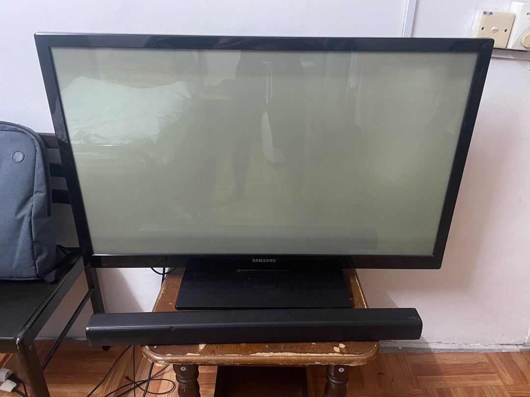 Samsung 43" Plasma TV condition baik PS43E400U1R, TV & Home Appliances