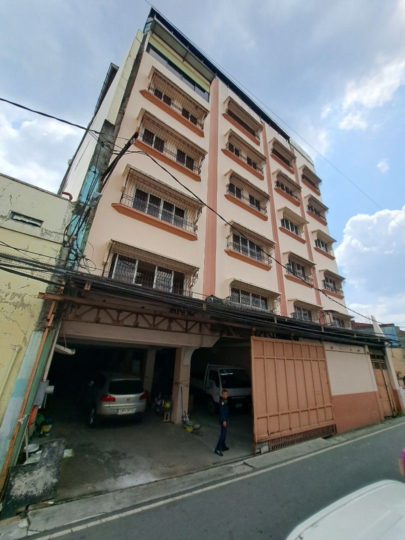 San Juan Building For Sale (Category: Apartments & Condos) located in Manila. Submitted by happyowl_1fe268 (Listing ID 1232152809, Image 2). Description: 6 storey building good for residential,office and warehouse near F.Manalo 1st floor parking 2nd floor-good for office space 3rd-5th floor -8 big rooms with own toilet and bath,plus kitchen 6th floor-function room.
