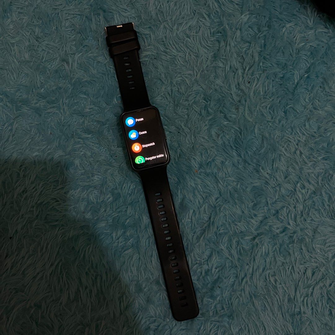 Smartwatch Huawei Watch Fit 1 - Red, Barang Mewah, Jam Tangan di Carousell