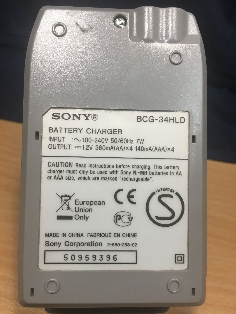 Sony Ni-MH AA / AAA Size Battery Charger, Photography, Photography  Accessories, Batteries & Chargers on Carousell