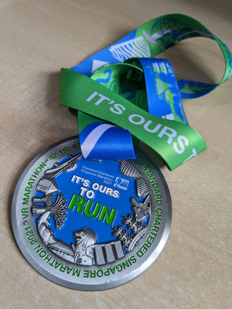 Standard Chartered Marathon 2021 Medal, Hobbies & Toys, Memorabilia