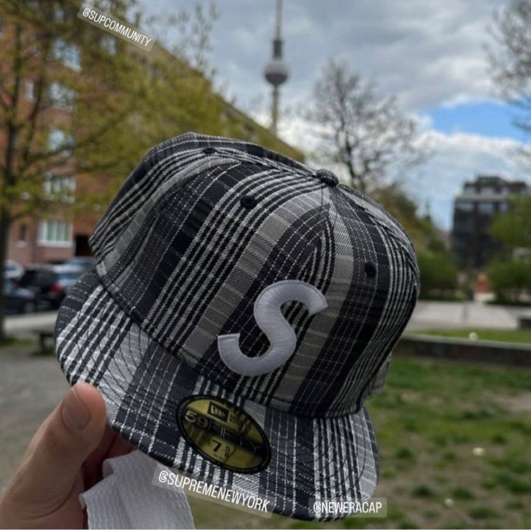 新しいスタイル Supreme Metallic Plaid S Logo New Era - 帽子