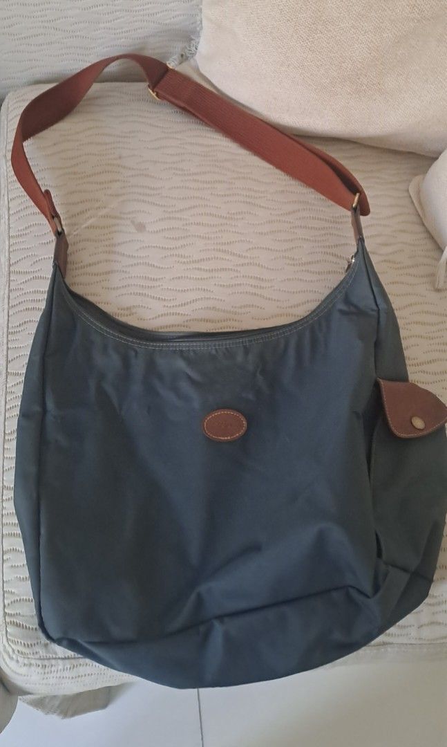 Harga tas longchamp sling bag hot sale
