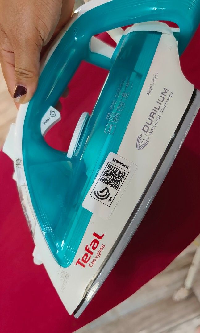 TEFAL steam iron like new, TV & Home Appliances, Irons & Steamers on