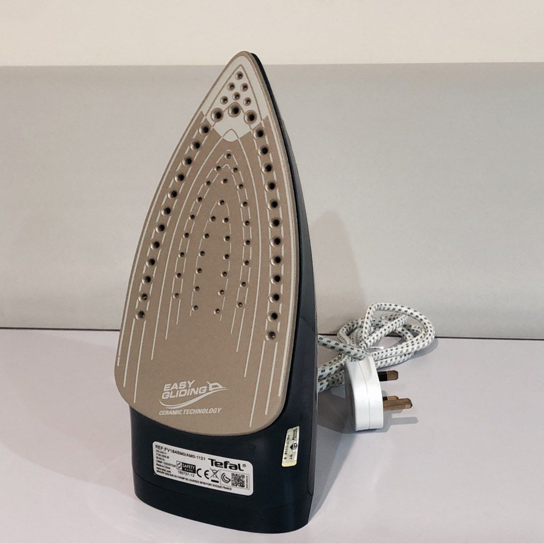 Tefal steam iron on sale fv1848m0