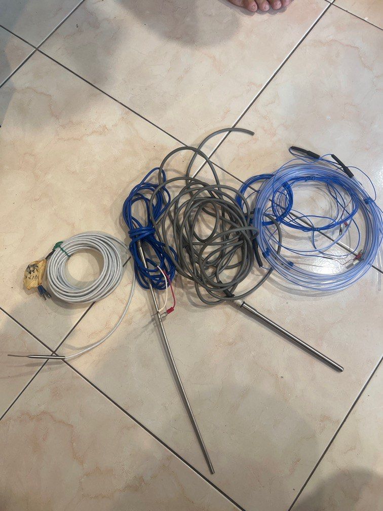 temperature sensor (Category: Office & Business Technology) located in Kuala Lumpur. Submitted by bryan0611 (Listing ID 1232218432, Image 1). Description: Temperature sensor for sales - one unit ( Rm 100).