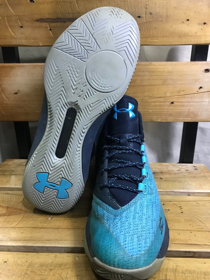 Under armor Curry 3, Men's Fashion, Footwear, Sneakers on Carousell