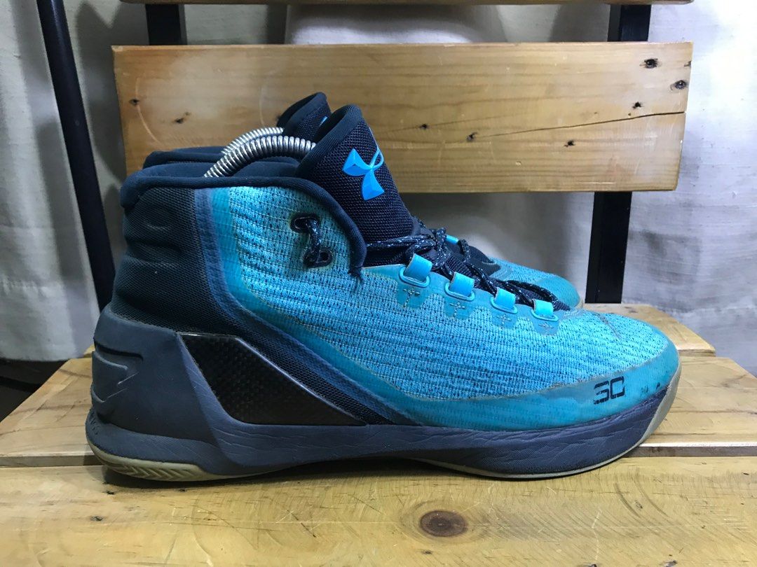 Under armor Curry 3, Men's Fashion, Footwear, Sneakers on Carousell