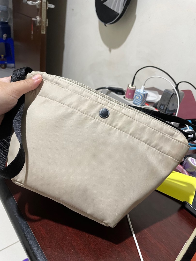UNIQLO sling bag cream / grey, Fesyen Wanita, Tas & Dompet di Carousell