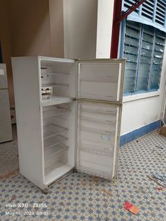 Used fridge for selling working good condition and we will free delivery -100$