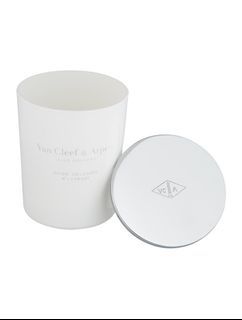 Van Cleef & Arpels rose velours scented candle