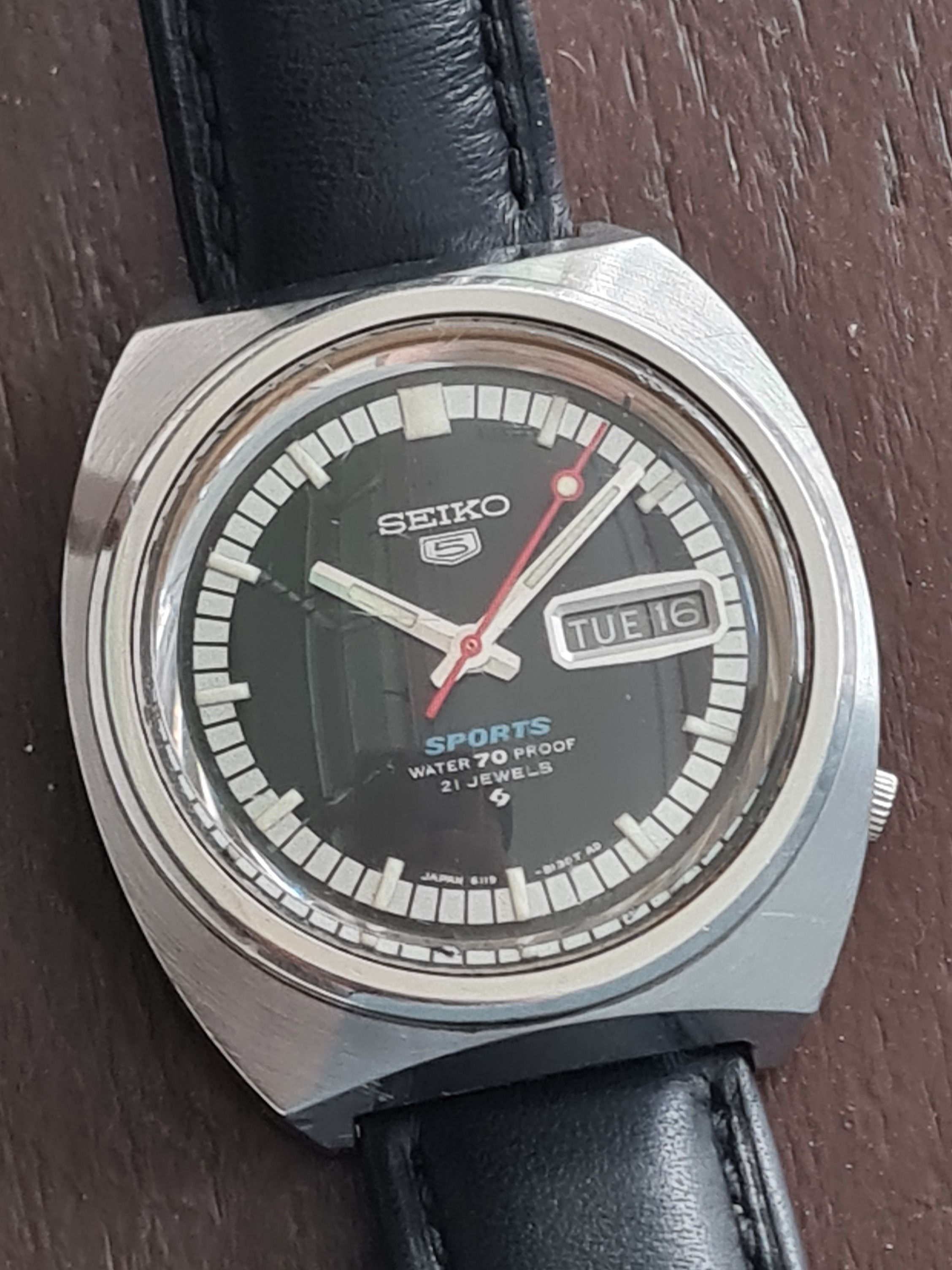 Vintage Seiko Sports Diver 70 Proof 6119 8130 21 Jewels Automatic Mechanical Watch with Day Date Circa 1968