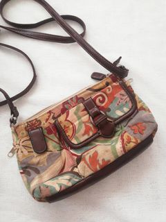 (Category: ) located in . Submitted by rare.closet.sale (Listing ID 1232147398, Image 1). Description: .