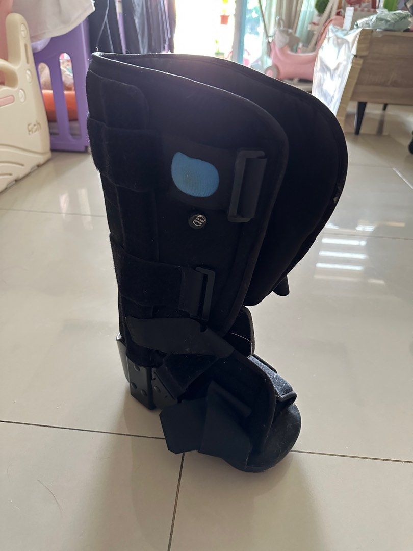 Walking boots size top 8