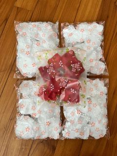 Wedding Decorations - Fake Flower Petals (white x4 and red x1)