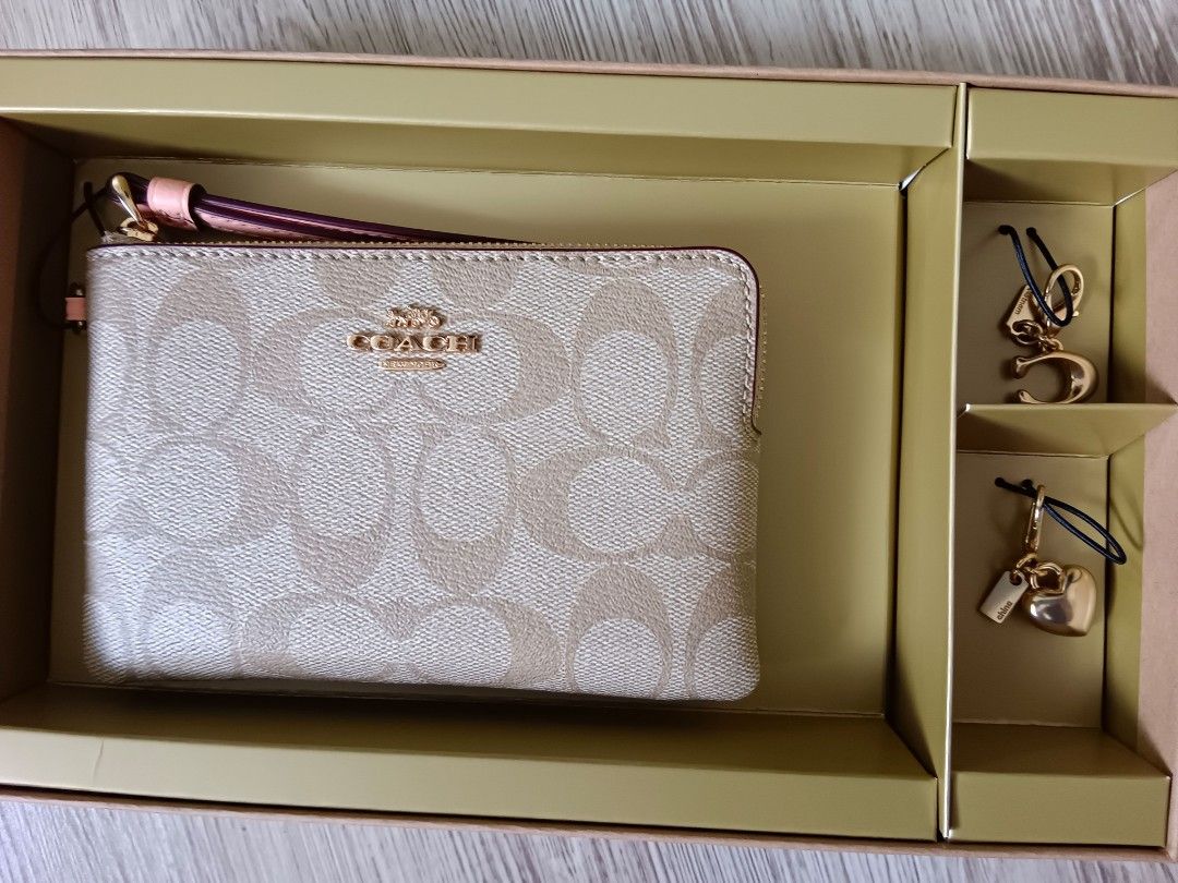 Coach wristlet gift box shop