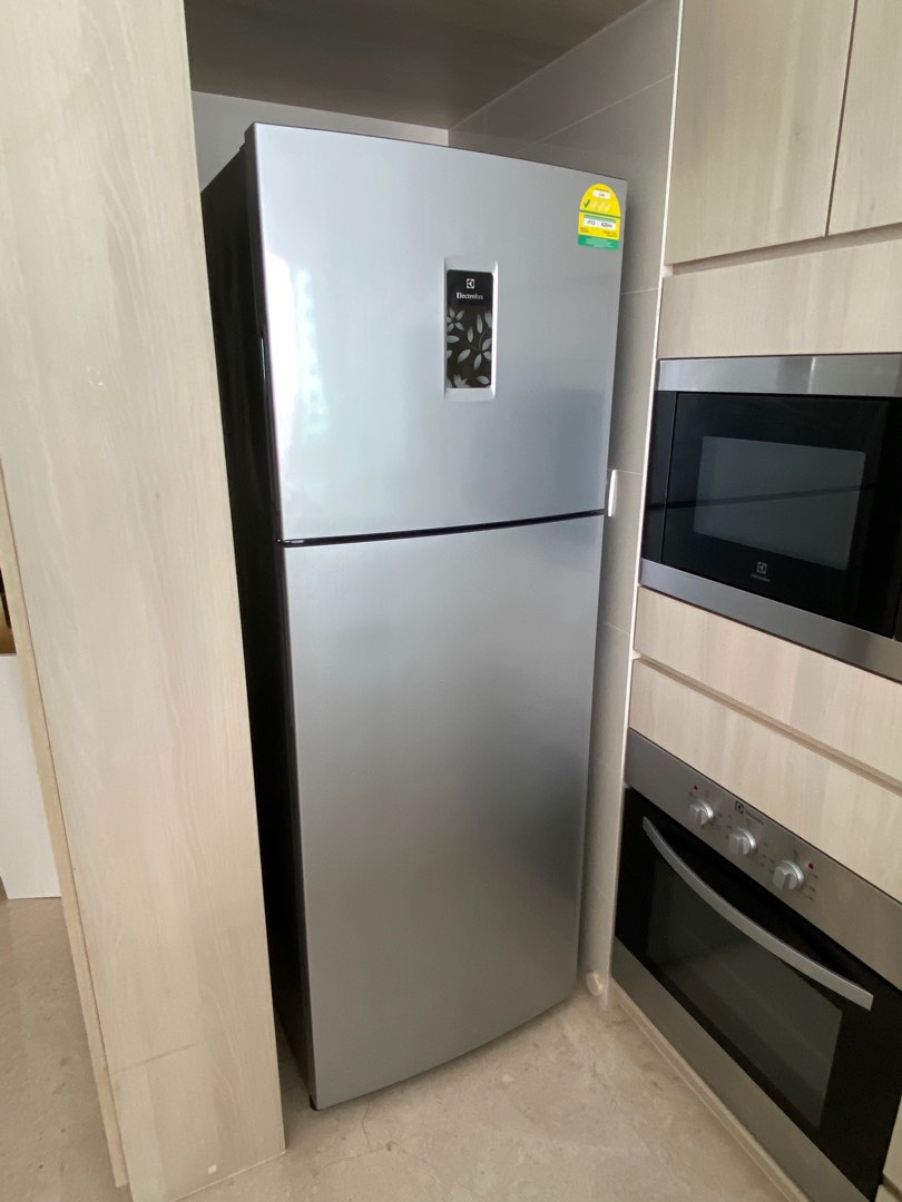 2nd hand electrolux fridge, TV & Home Appliances, Kitchen Appliances