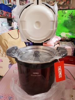 剛新返 兩個 啡色現貨  Thermos  cookers 4.5l 真空煲 燜燒鍋 燜煮烹調器 有意快者油塘即取  啡色 新返銀色  抵用之選  最新款 高貴 亮眼啡色 罕有不銹鋼款 KBG-4500 日版 原裝現貨 跟一本食譜 及一份自家製食譜 日本直送 全新品 膳魔師  0
