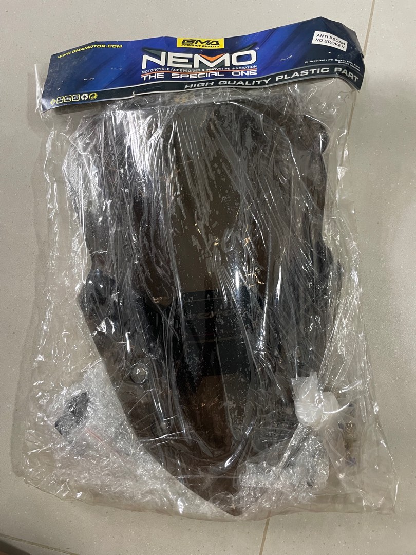 Aerox windshield, Motorcycles, Motorcycle Accessories on Carousell