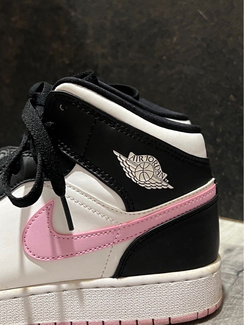 bubble gum pink jordan 1